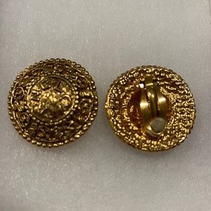 Authentic Chanel earring clip on
